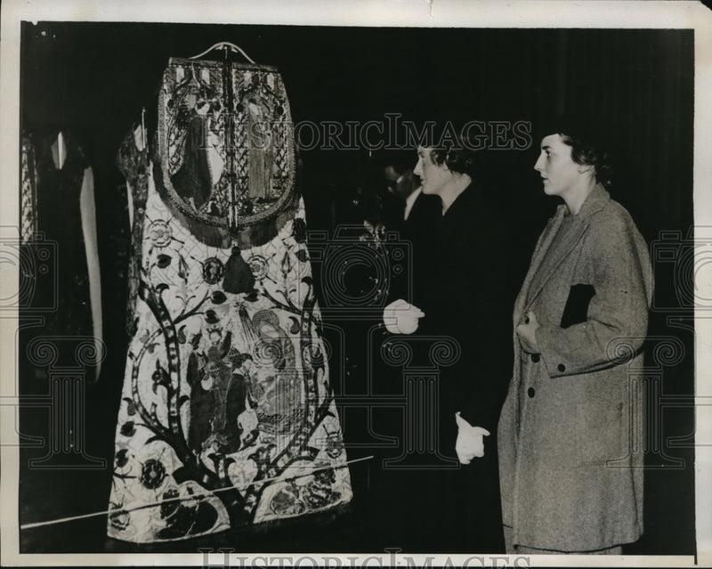 Load image into Gallery viewer, 1933 Press Photo Catholic Congress Philadelphia Louise Smith May Philips London
