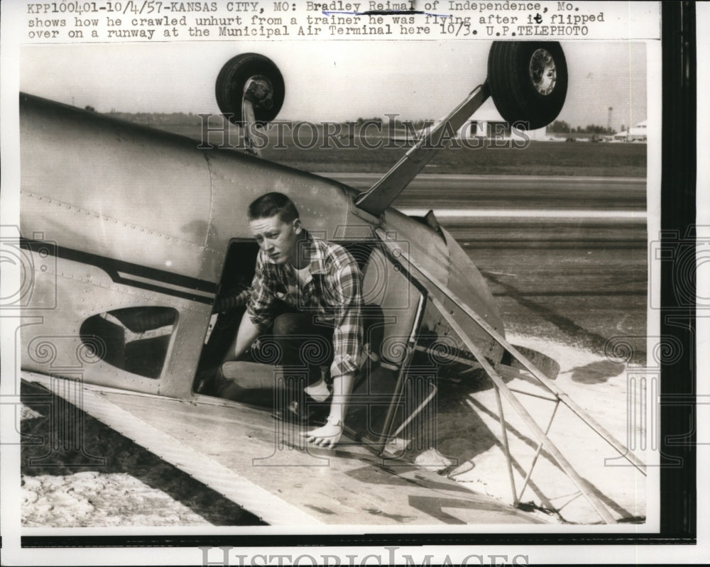 1957 Press Photo Kansas Missouri Bradley Reimal Trainer Crashed Unharmed