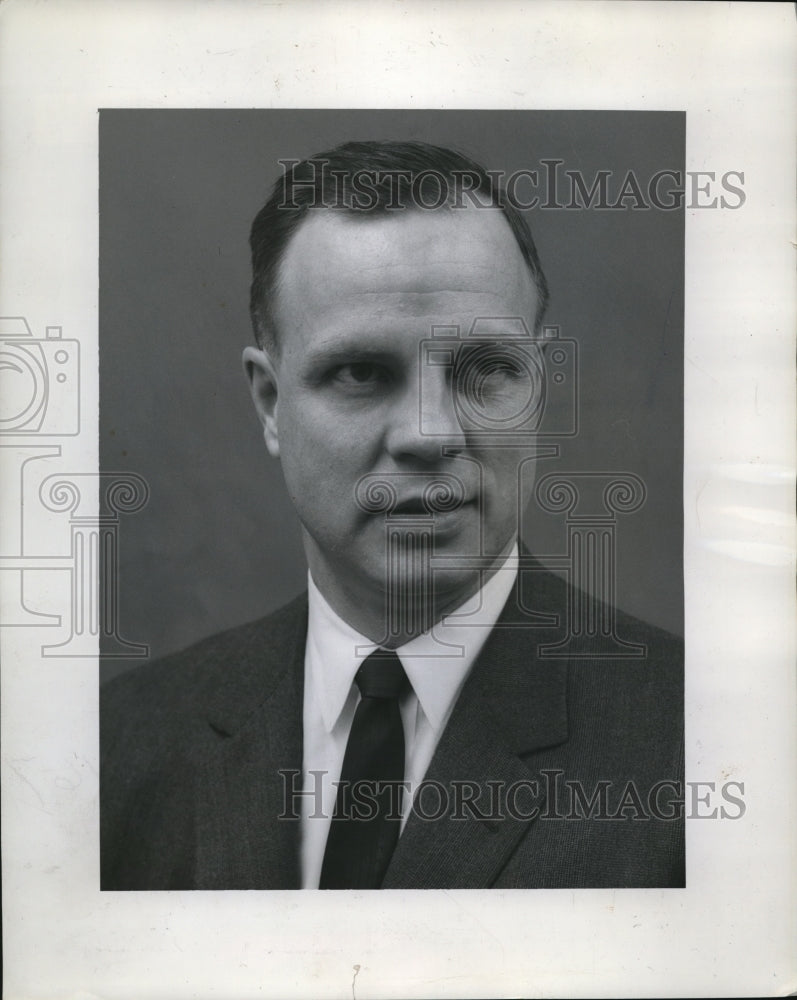 1960 Press Photo Robert E. Walker appointed manager of Illuminating Co.