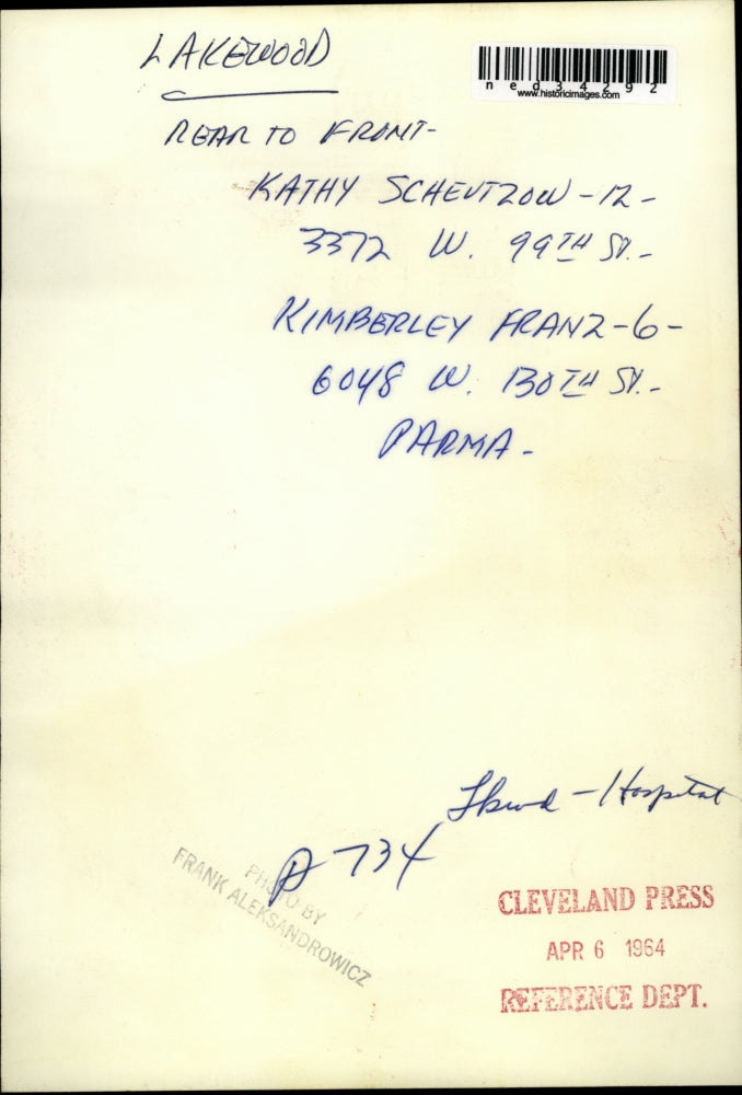 1964 Press Photo Kathy Scheutzow and Kimberley Franz of Lakewood - ned34292