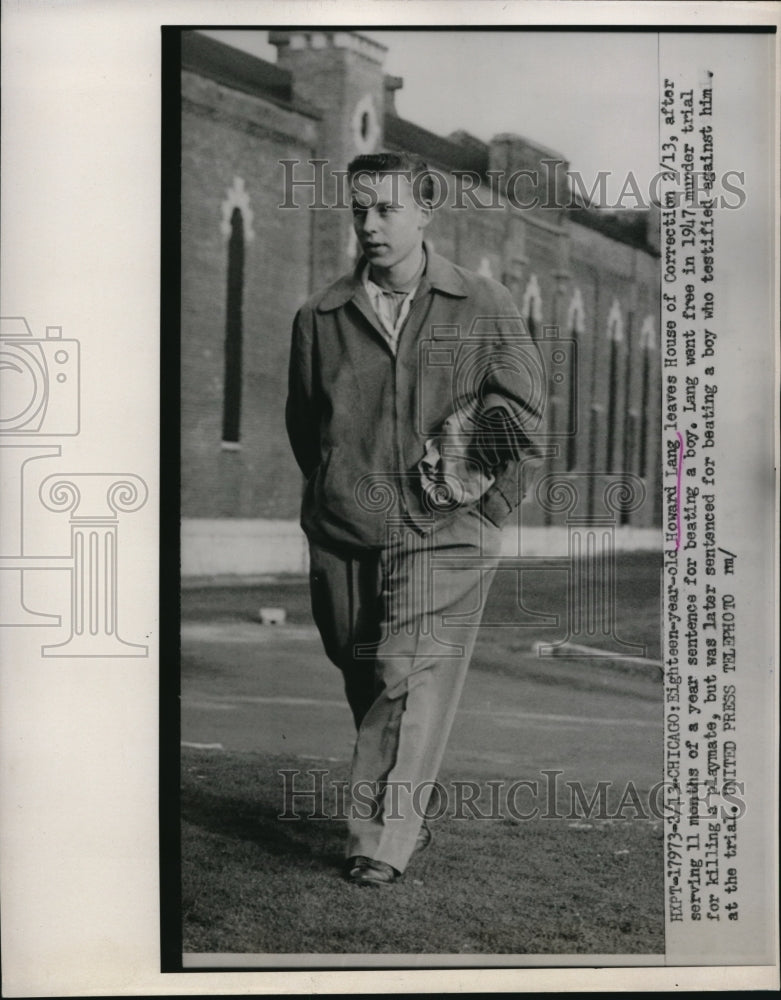 Load image into Gallery viewer, 1953 Press Photo Howard Lang leaving House of Correction after 11 month sentence
