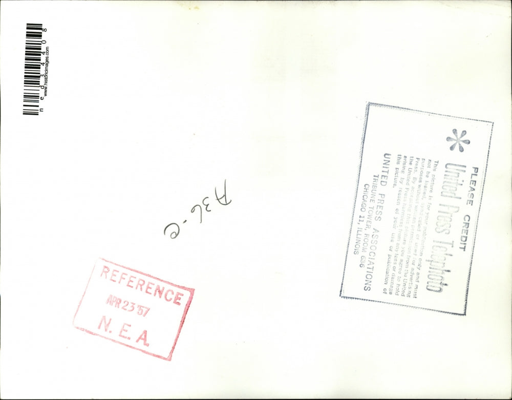 1957 Press Photo President Eisenhower watches Terrier missile of Canberra