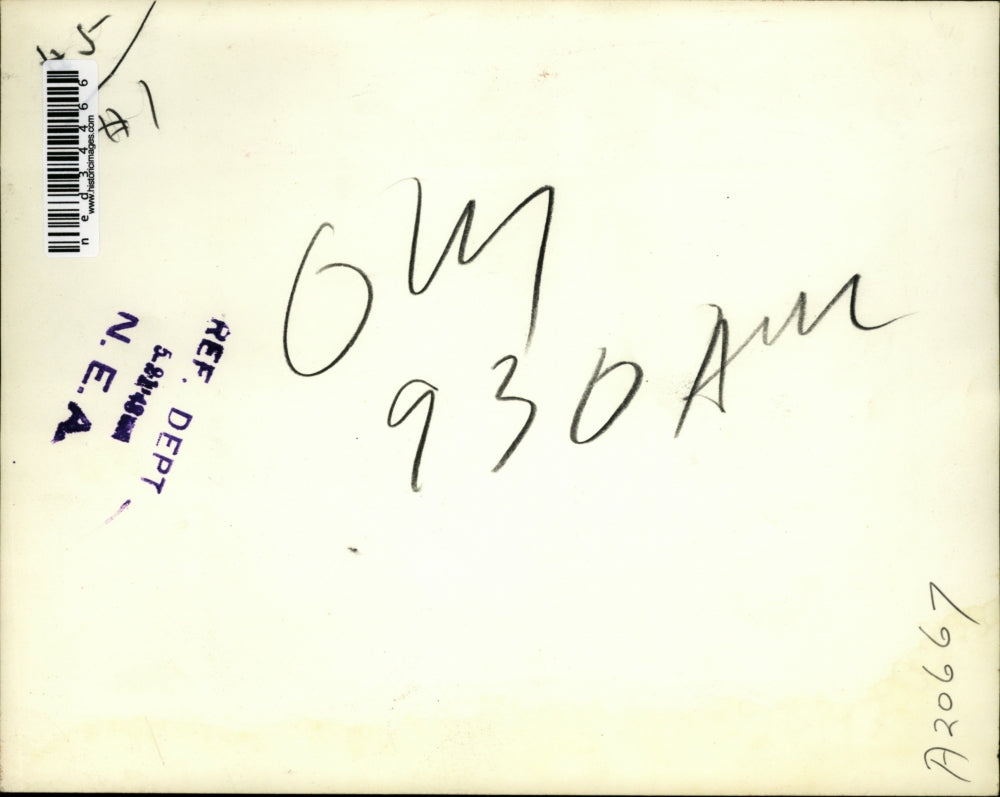 1948 Press Photo Joan & Billy guided by Eleanor Pompei at playland in store