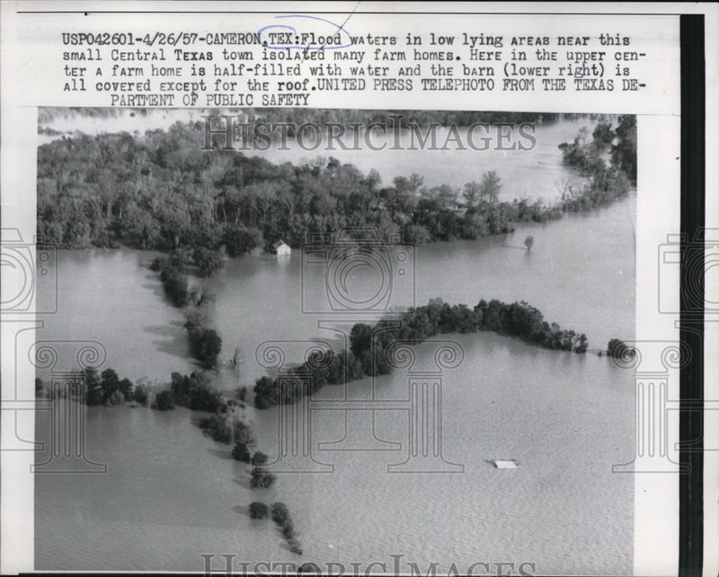 Load image into Gallery viewer, 1957 Press Photo Flood waters im loe areas near small central Texas town
