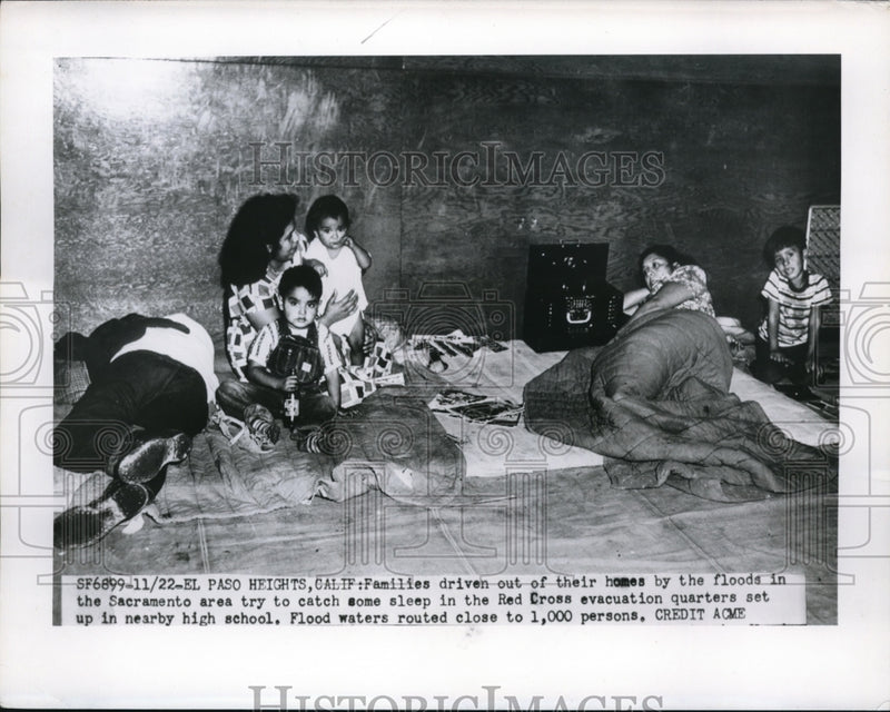 Load image into Gallery viewer, 1950 Press Photo El Paso Heights Calif Families driven out of their homes by the

