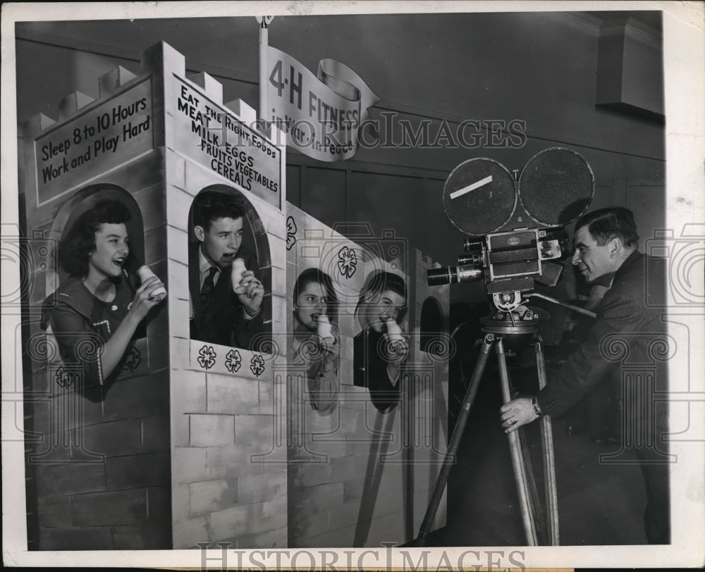 1944 Press Photo Chicago the healthiest pairs of boys and girls chosen from