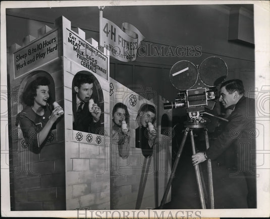 1944 Press Photo Chicago the healthiest pairs of boys and girls chosen from