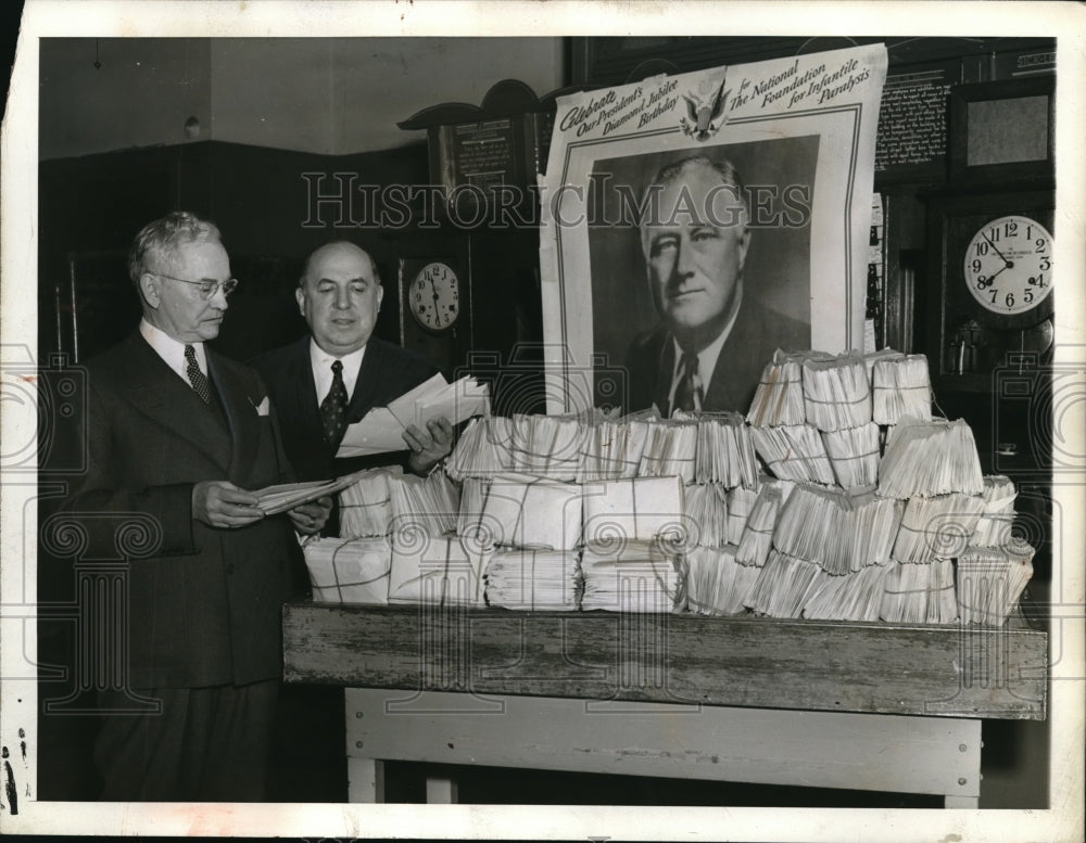 1942 Press Photo A. Goldman * W. Wear at "Fight Infantile Paralysis" campaign