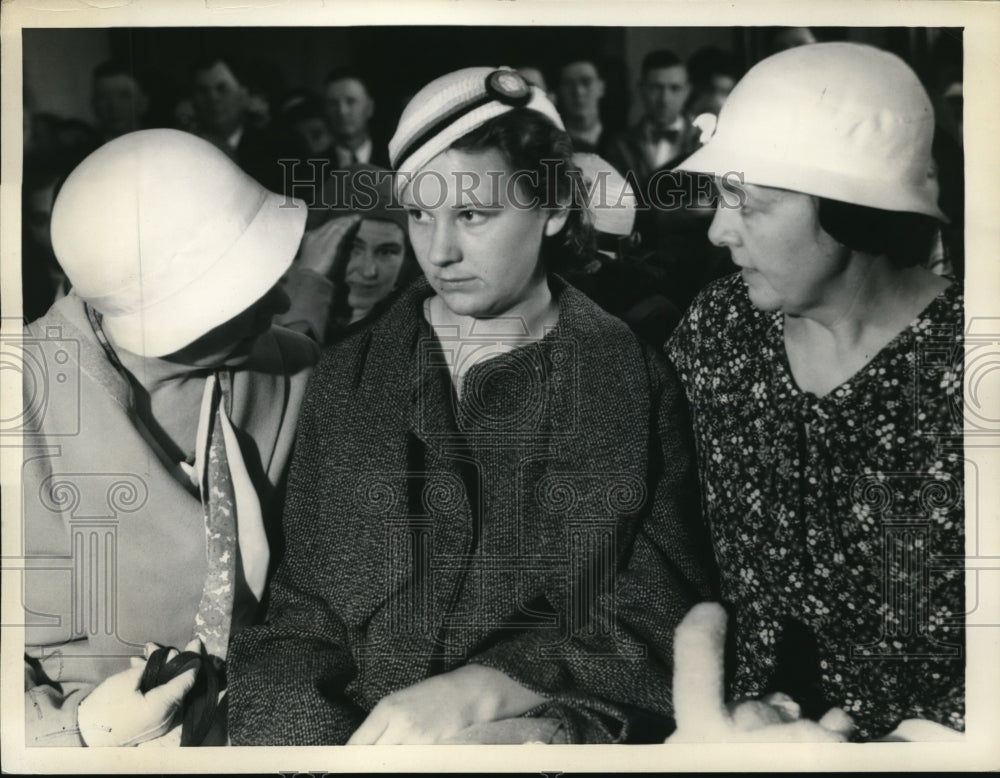 1933 Press Photo Dr. M. Lamson, D. Roberts & W.C. Thoits in court