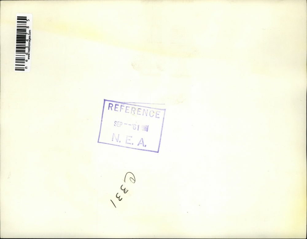 1961 Press Photo Stu Miller with his three children Kim, Lori, & Scott