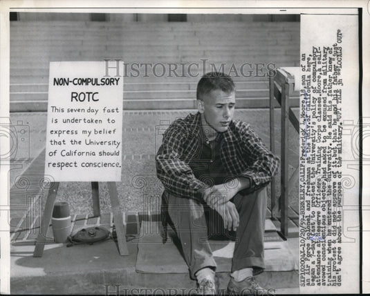 1959 Press Photo Frederick L. Moore begins fast to protect University policies