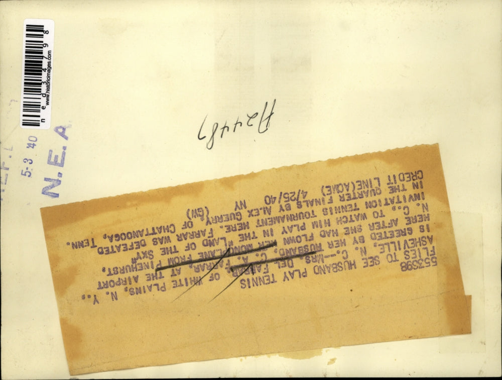 1940 Press Photo Mrs. Del Farrar and husband C.A. Farrar at the airport