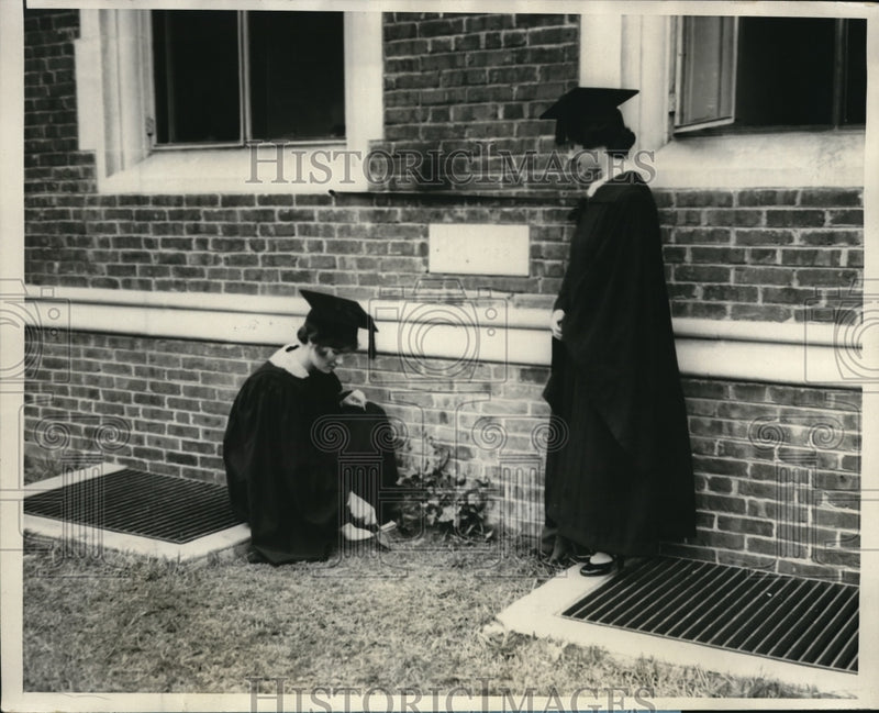Load image into Gallery viewer, 1928 Press Photo Philadelphia photo shows planting the Ivy at Bennett Hall.
