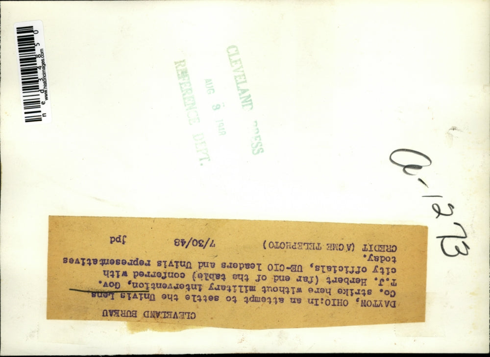 1948 Press Photo T.J. Herbert attempts to settle Univis Lens strike