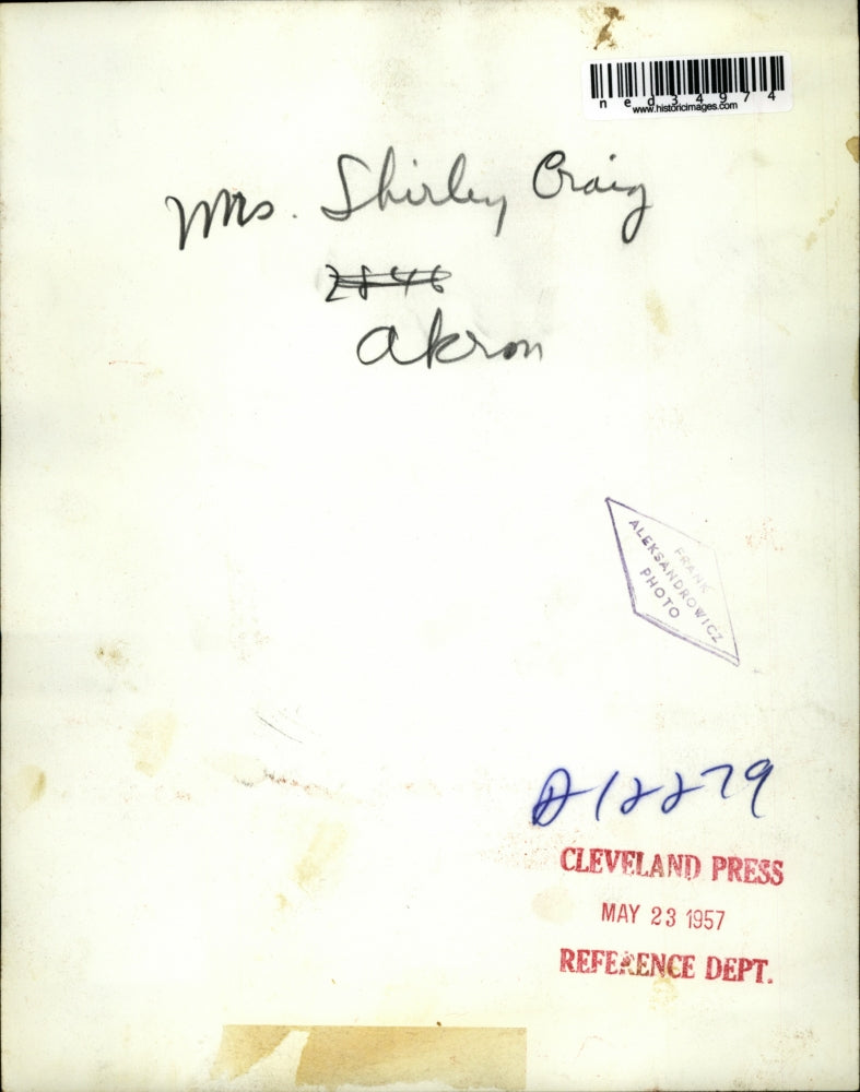 1957 Press Photo Mrs Shirley Craig of Akron Ohio