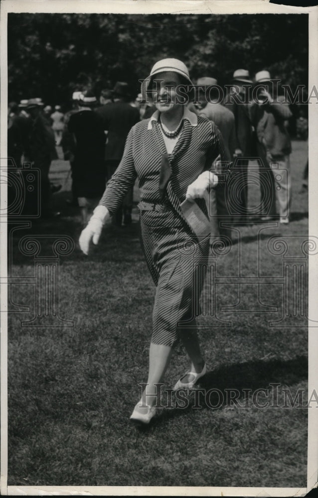 1932 Press Photo Mrs. Norman Whitehouse at Belmont Memorial day