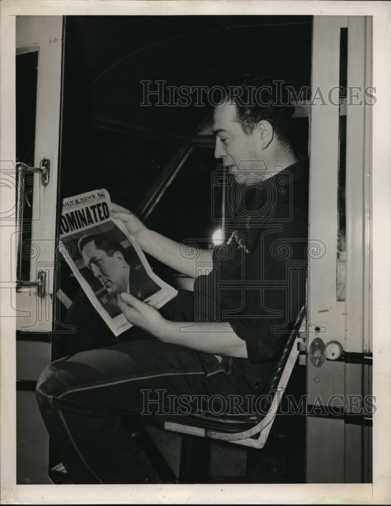 1940 Press Photo Leo Martin handles the Willkie family's cleaning and pressing
