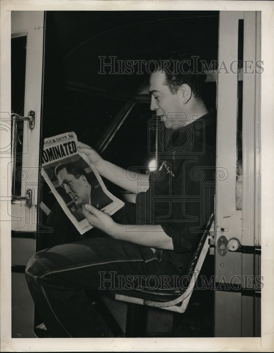 1940 Press Photo Leo Martin handles the Willkie family's cleaning and pressing
