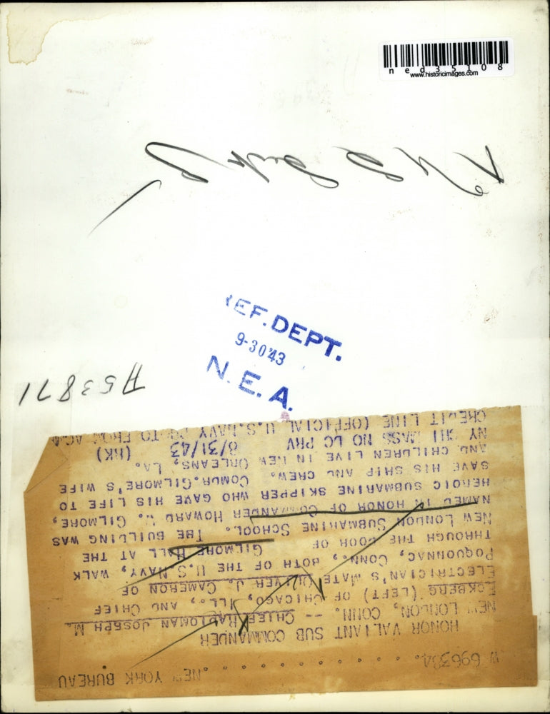 1943 Press Photo Chief Eckberg & Chief Cameron Walk Through The Gilmore Hall