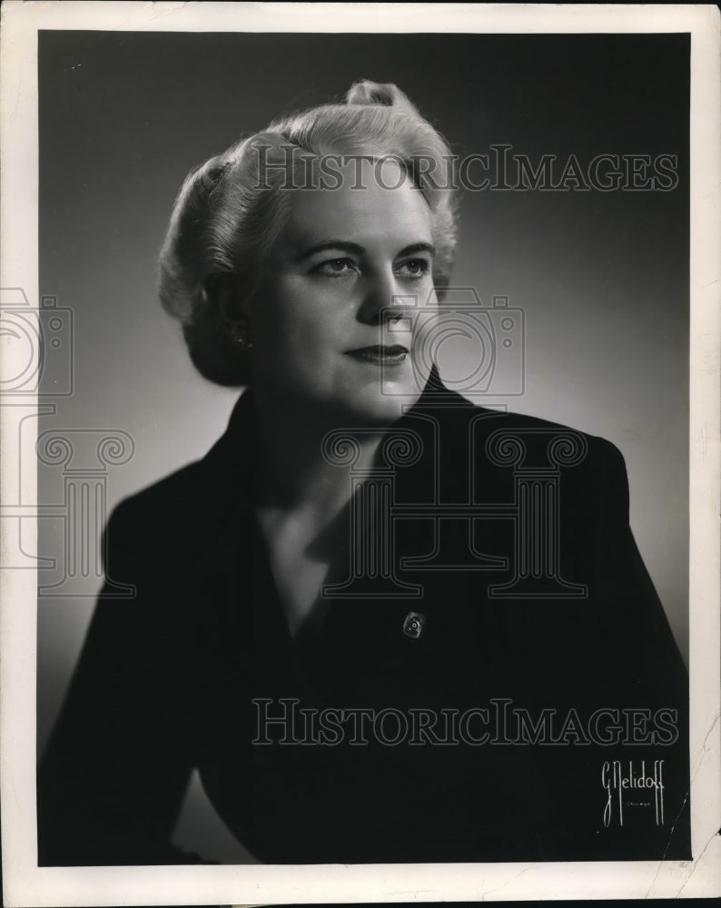 Load image into Gallery viewer, 1947 Press Photo Mrs. Lee Hutton Candidate For American Legion Auxiliary
