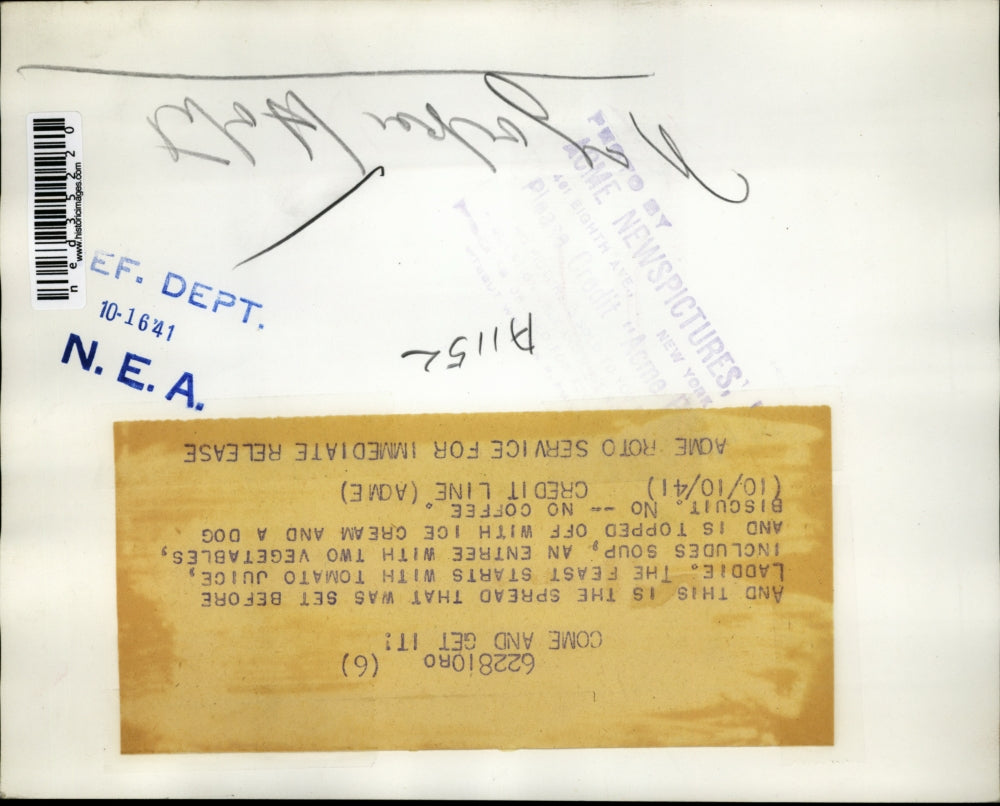 1941 Press Photo An Inviting Table Serving