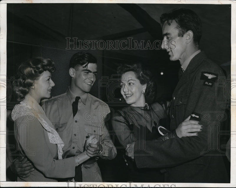 Load image into Gallery viewer, 1942 Press Photo J. Hold, R. Sinclair, M. Montez &amp; C. Leach dancing - ned35281
