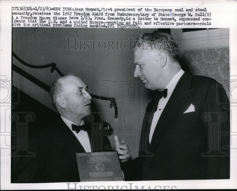 Load image into Gallery viewer, 1963 Press Photo Jean Monnet receives 1962 Freedom Award from George W. Ball
