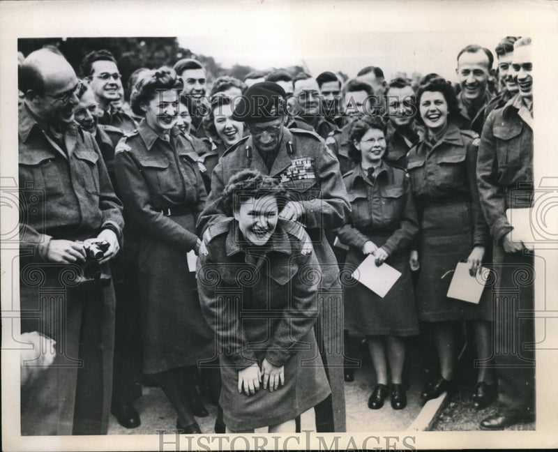 Load image into Gallery viewer, 1945 Press Photo England Rose Foster St. Catherines Ontario Bernard L Montgomery
