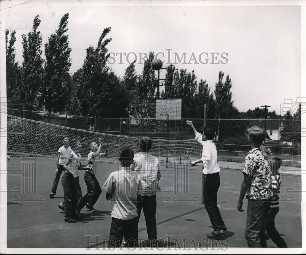 1957 Press Photo Organized Games Playgrounds Children