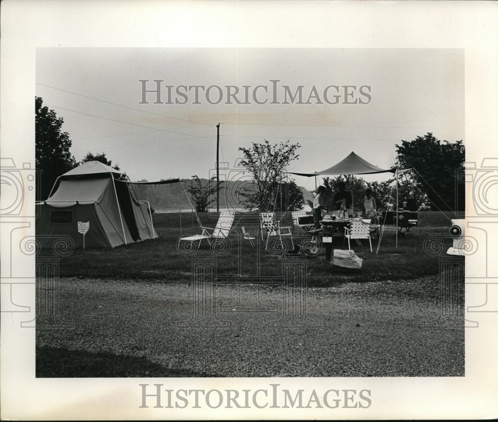 1964 Press Photo Rocky Fork camping