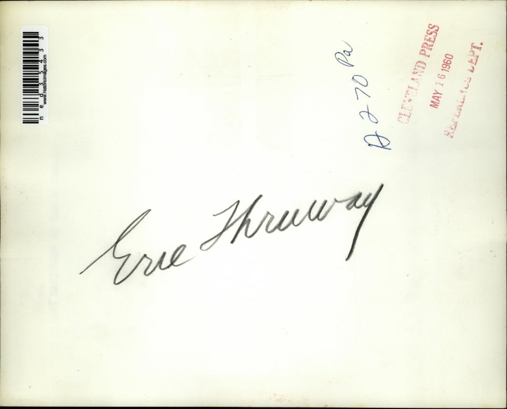 1960 Press Photo Erie expressway Thruway with car passing by