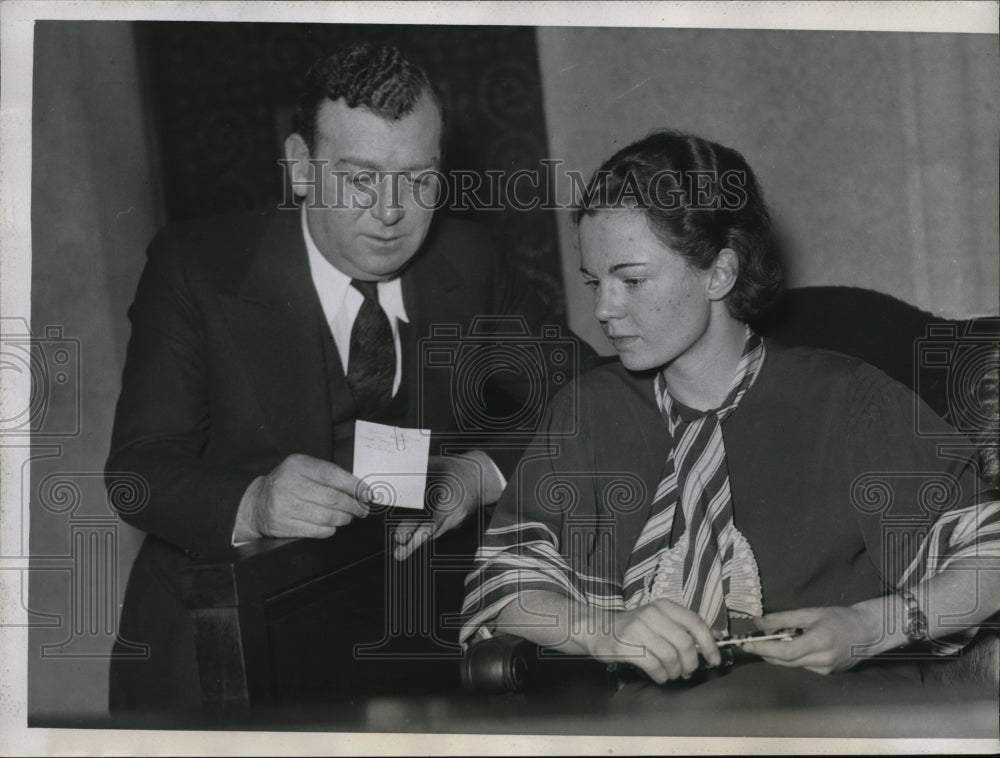 1934 Press Photo Dr. Catherine Wynekoop on the witness stand - ned35543