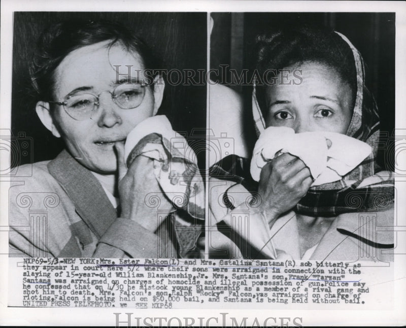 Load image into Gallery viewer, Press Photo Mothers of Two Suspects of slaying William Blankenship Jr.

