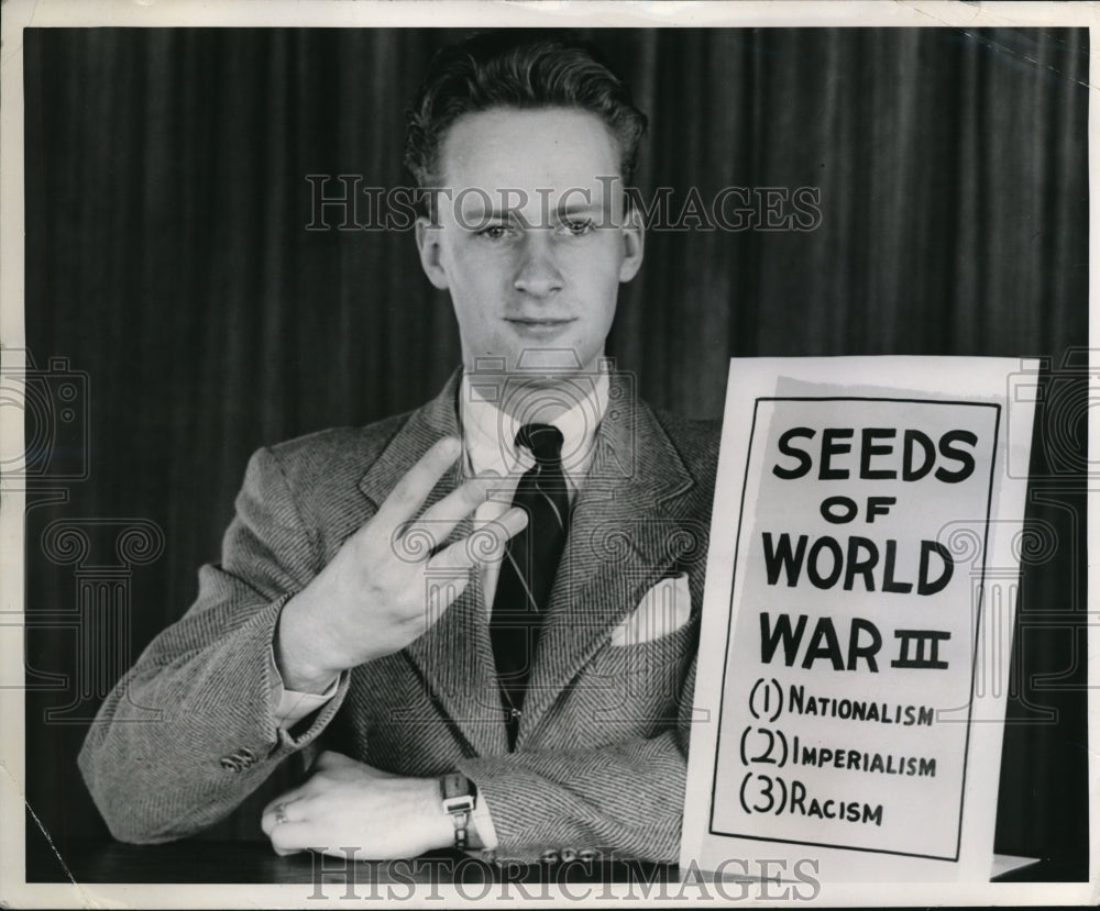 1945 Press Photo Robert Forsberg of Summit, N.J enters annual national
