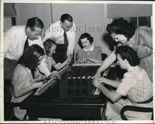 1947 Press Photo Audrey Stroheckert, Major Richard P. Davidson, Jean Heston