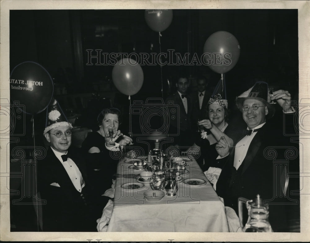 1938 Press Photo W.J. Oberndorf, Mrs. C.G. Wood, Mrs. WJ Oberdorf, CG Wood