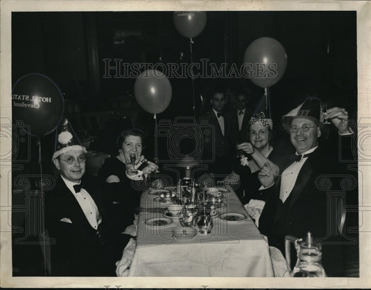 1938 Press Photo W.J. Oberndorf, Mrs. C.G. Wood, Mrs. WJ Oberdorf, CG Wood