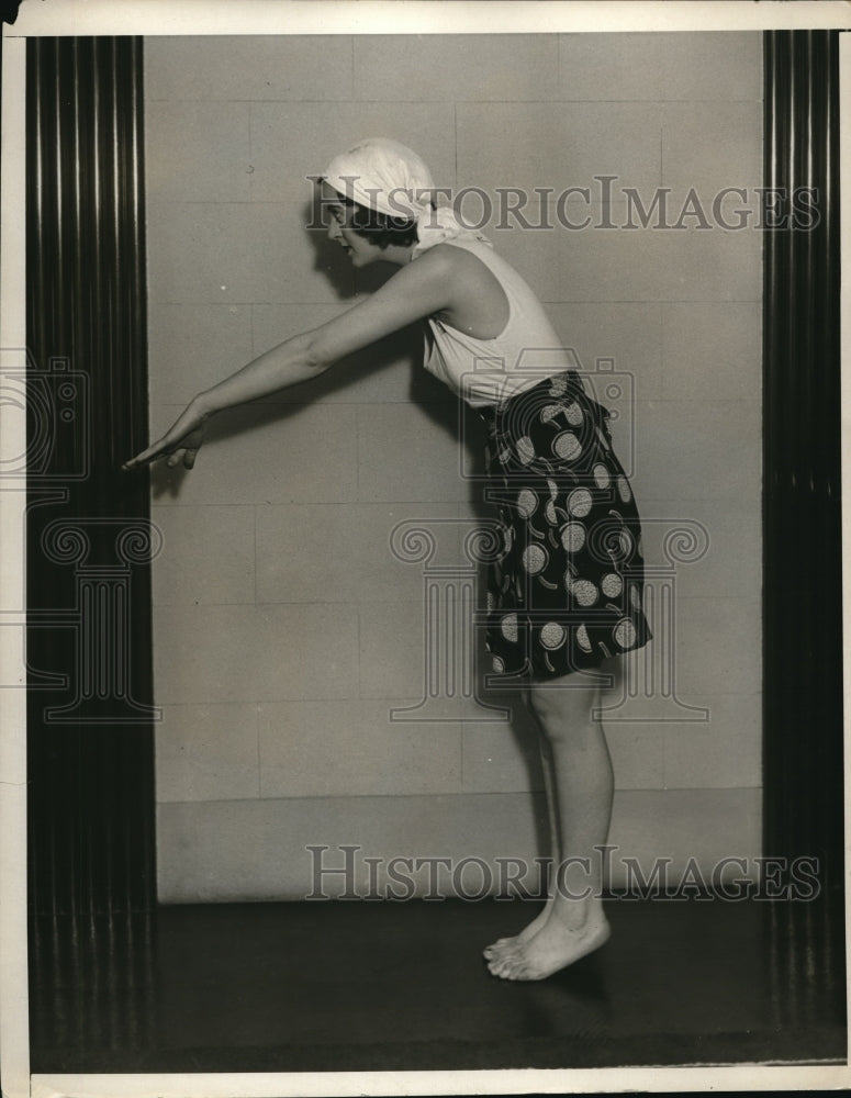 1930 Press Photo Swimmer