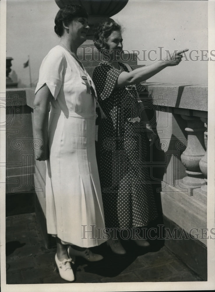 1933 Press Photo Miss Winefred Frye and miss Katheryn Starbuck at a convention