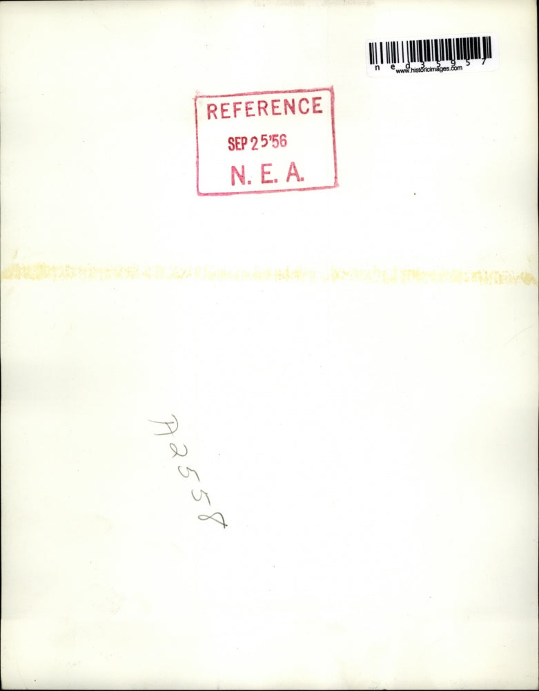 1956 Press Photo Gloria Bendy took a bite of ice from salt Laden dallas water