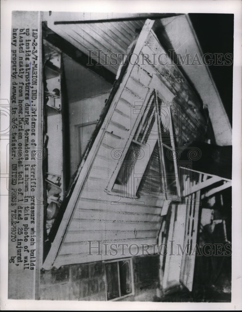1958 Press Photo Tornadoes destroy structures of home In Marion Ind.
