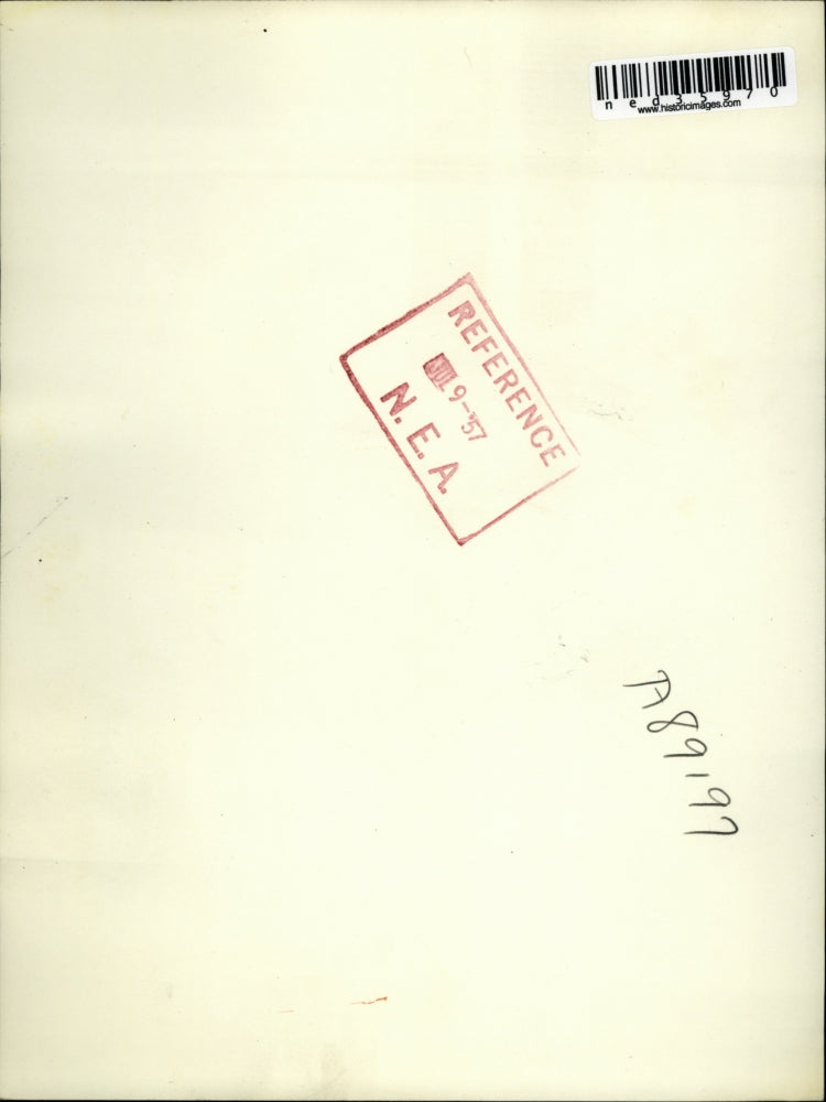 1957 Press Photo Robert Smith at the State Penitentiary stands - ned35970