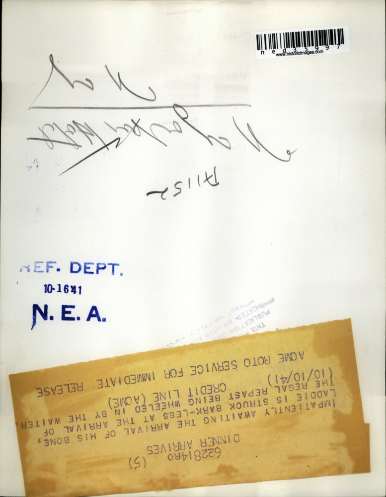 1941 Press Photo Laddie Impatiently Waiting the Arrival of his Dinner