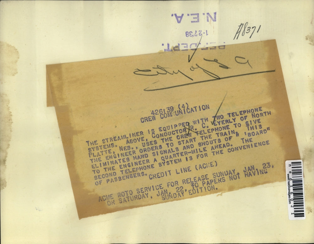 1938 Press Photo Conductor RC Eyerly uses crew phone to give orders to start