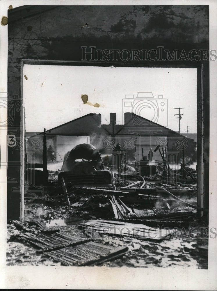 1959 Press Photo Painsville Fairground fire in which 10 horses were died