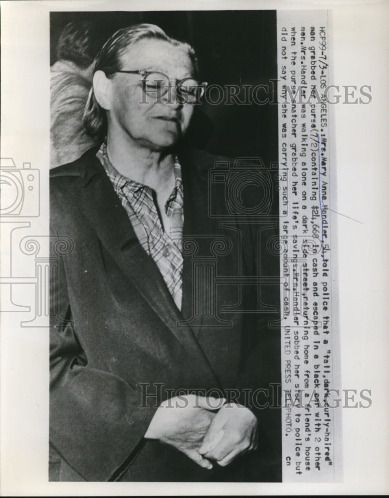 Load image into Gallery viewer, 1958 Press Photo Mrs. Mary Handler, told police that a man grabbed her purse

