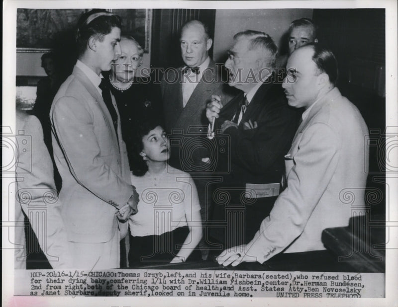 Load image into Gallery viewer, 1954 Press Photo Thomas Grzyb (left) with his wife Barbara
