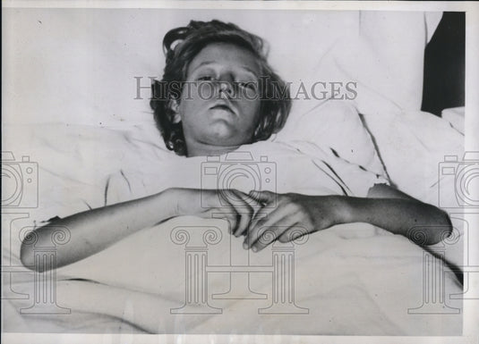 1937 Press Photo Nellie Stevens missing for six days found near home