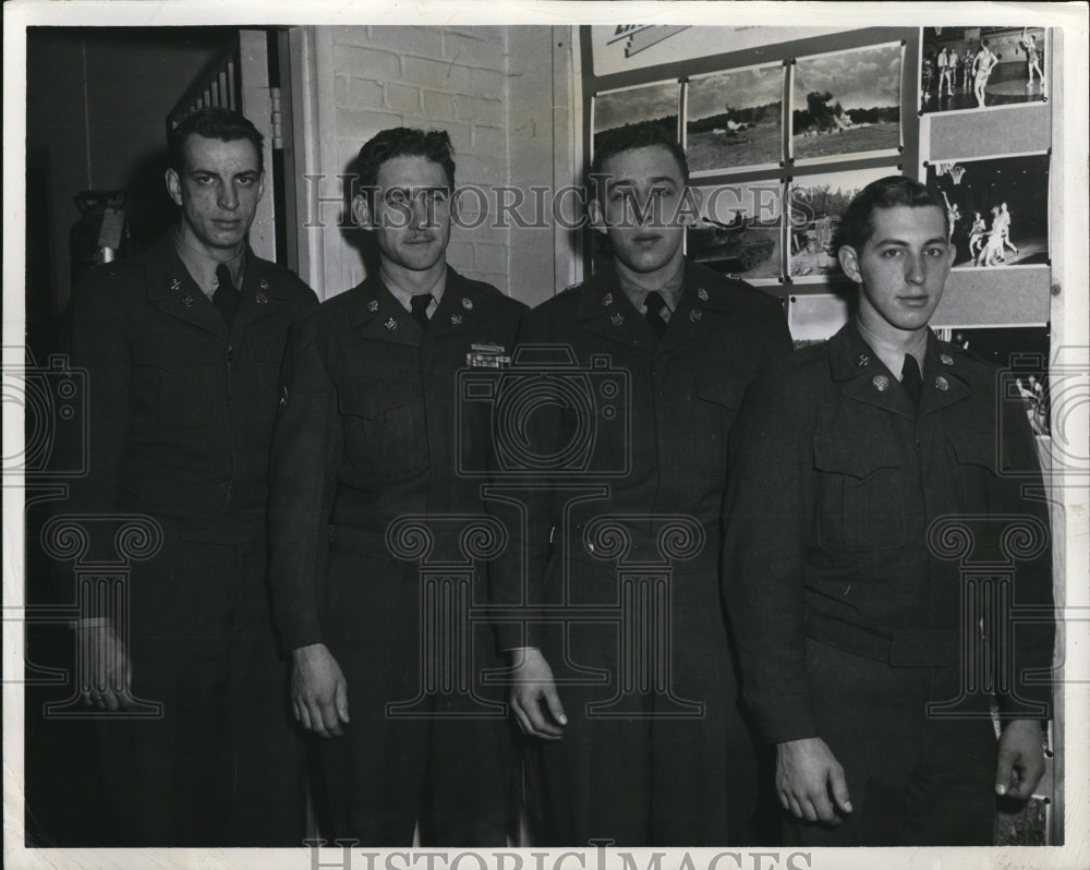1950 Press Photo Four graduates of a class at Fort Belvoir's Engineer School