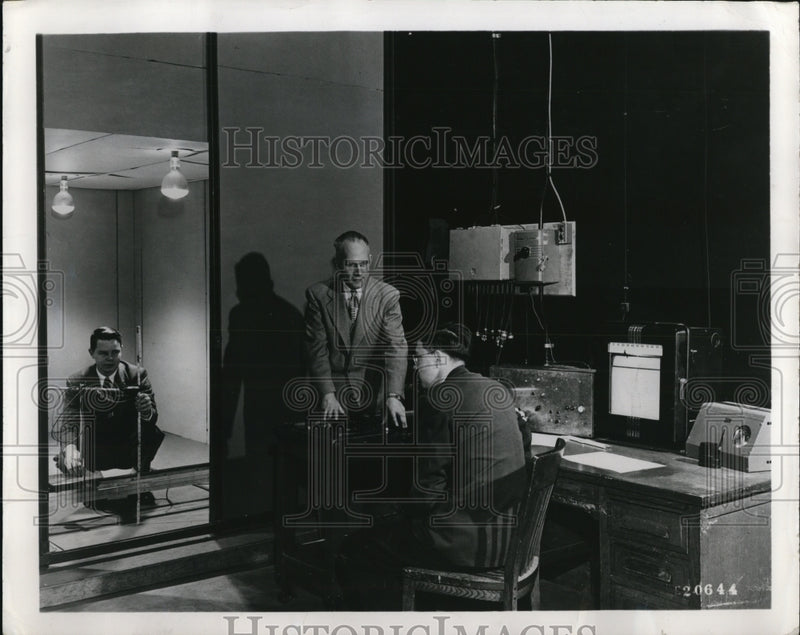 Load image into Gallery viewer, 1951 Press Photo General Electric's new lightning measurement laboratory.

